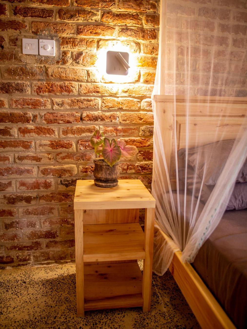 Hotel Firefly West Wing Bagamoyo Esterno foto