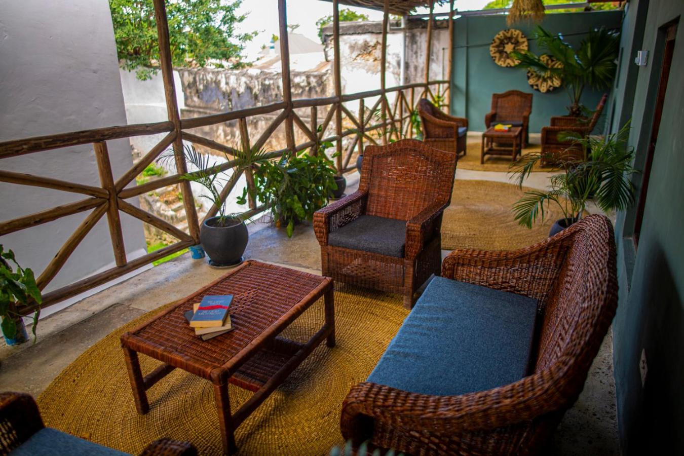 Hotel Firefly West Wing Bagamoyo Esterno foto